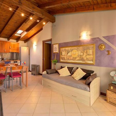 Casa Vacanza Angolo Della Corte Apartment Como Exterior photo