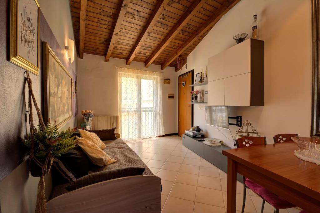 Casa Vacanza Angolo Della Corte Apartment Como Exterior photo